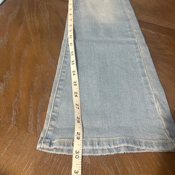 Lev’s 725 High rise bootcut light wash - Picture 5 of 16